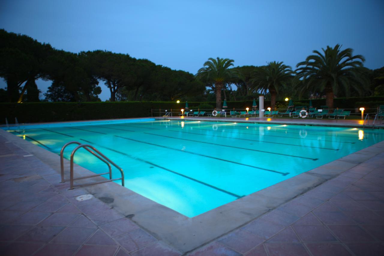 La Serra Holiday Village & Beach Resort Baia Domizia Exterior photo