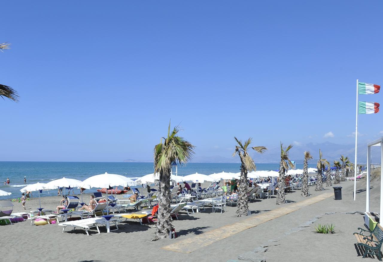 La Serra Holiday Village & Beach Resort Baia Domizia Exterior photo