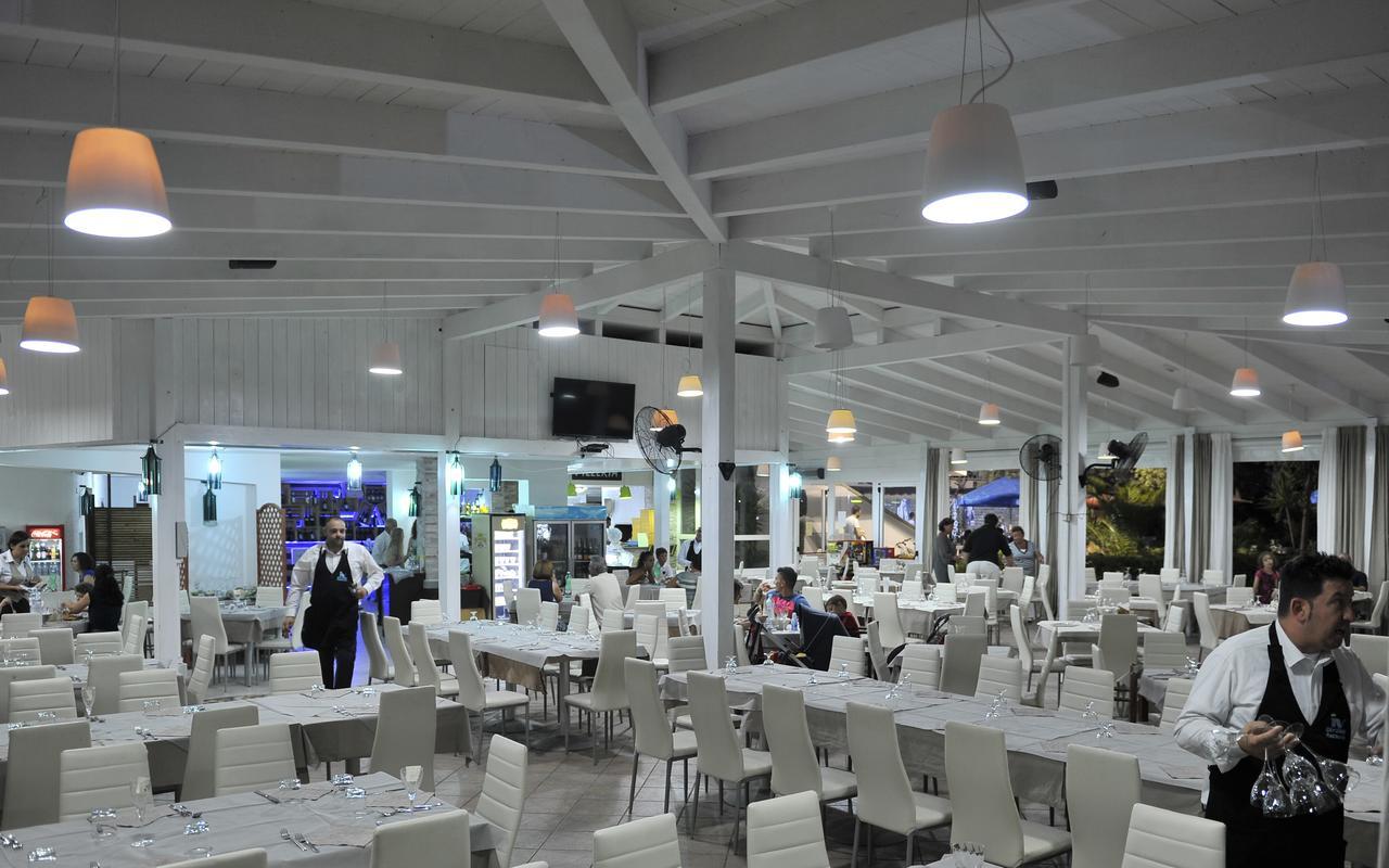 La Serra Holiday Village & Beach Resort Baia Domizia Exterior photo