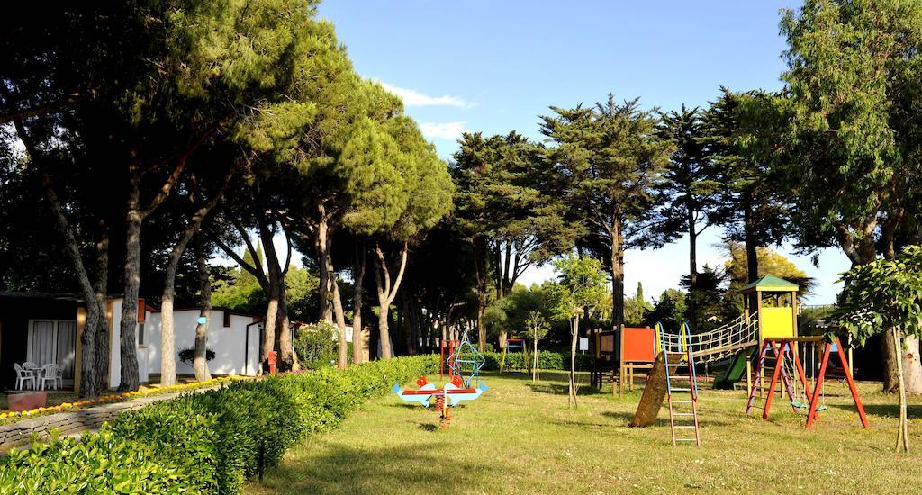 La Serra Holiday Village & Beach Resort Baia Domizia Exterior photo